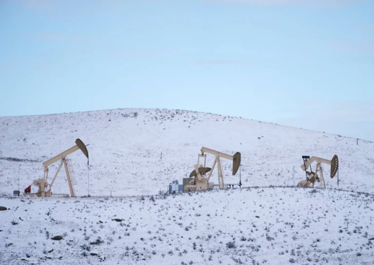 ارتفاع سعر النفط … وهجمات أوكرانية على البنية التحتية النفطية الروسية