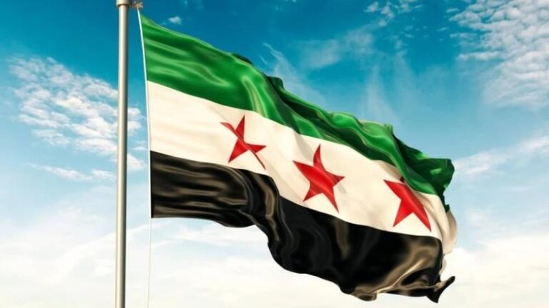 مقتل فرد أمن واصابة اثنين بتفجير انتحاري في سوريا.