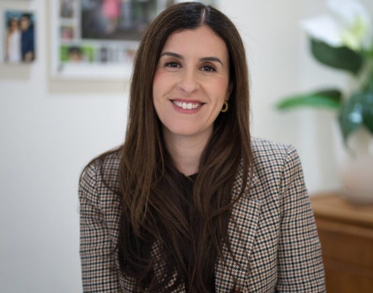 مهرجان أسترالي يواجه عاصفة من الجدل بعد إقصاء كاتبة فلسطينية