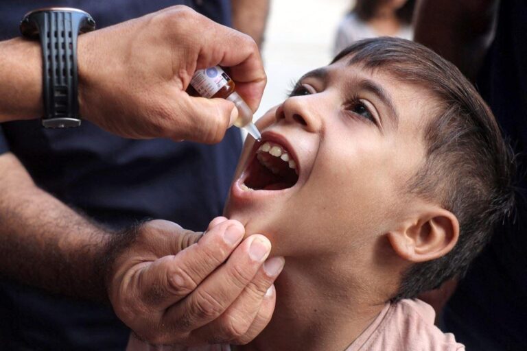 الصحة بغزة: إستئناف حملة التطعيم للأطفال دون سن الثالثة تبدأ من الأحد القادم 18 يناير ولمدة 10 أيام.