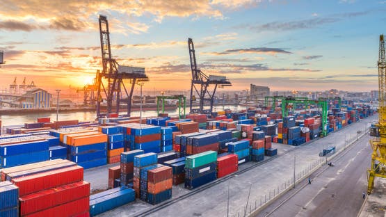 المغرب يفتح تحقيقاً لتمديد رسوم الحماية على واردات صفائح الصلب المدرفلة على الساخن