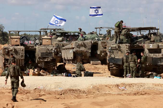 بعد إستلام أخر جثة.. جيش الاحتلال يهدد بوقف المساعدات من جديد