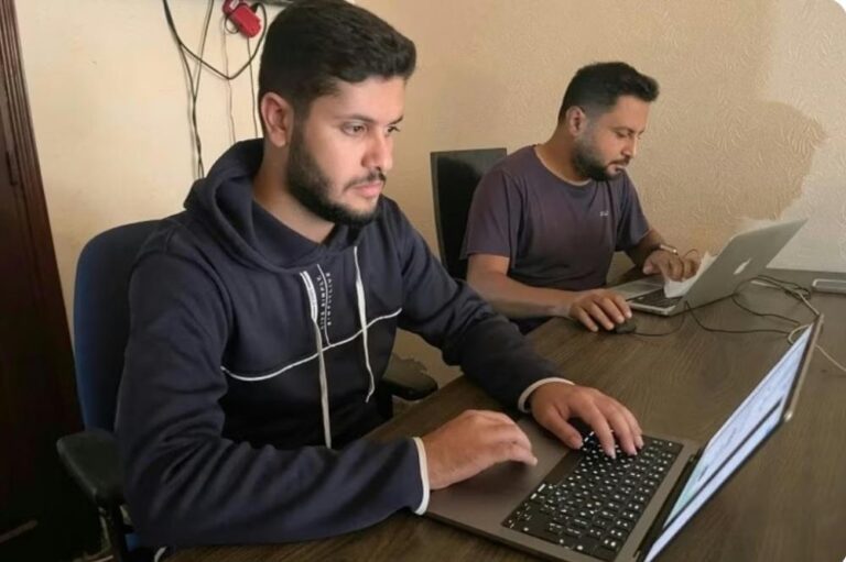 شلل الاقتصاد الرقمي في غزة.. الحرب تقطع شريان العمل عن بُعد وتفاقم البطالة