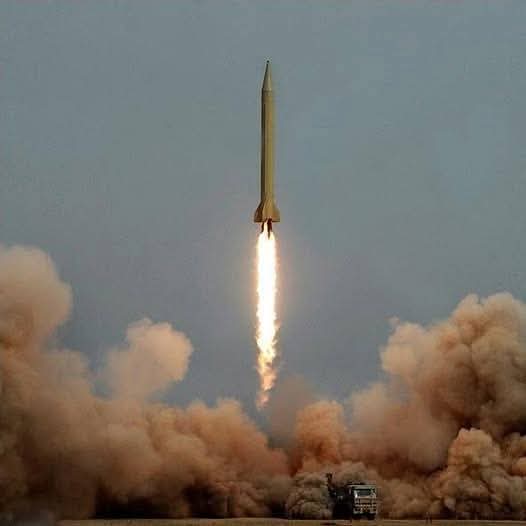 صاروخ إيراني من العيار الثقيل يصيب عدد من الصهاينة بجروح متفاوتة