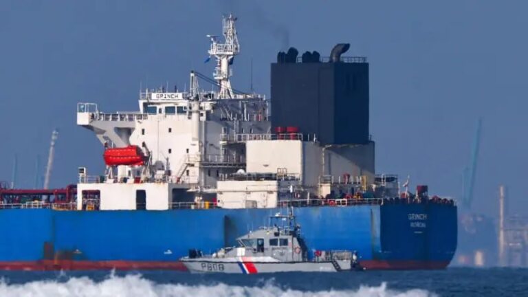 فرنسا تعزز وارداتها من التيتانيوم الروسي إلى مستوى قياسي