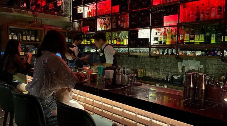 اعتداء عنيف على 3 إسرائيليين داخل حانة في تايلاند… وغياب أحدهم يثير القلق