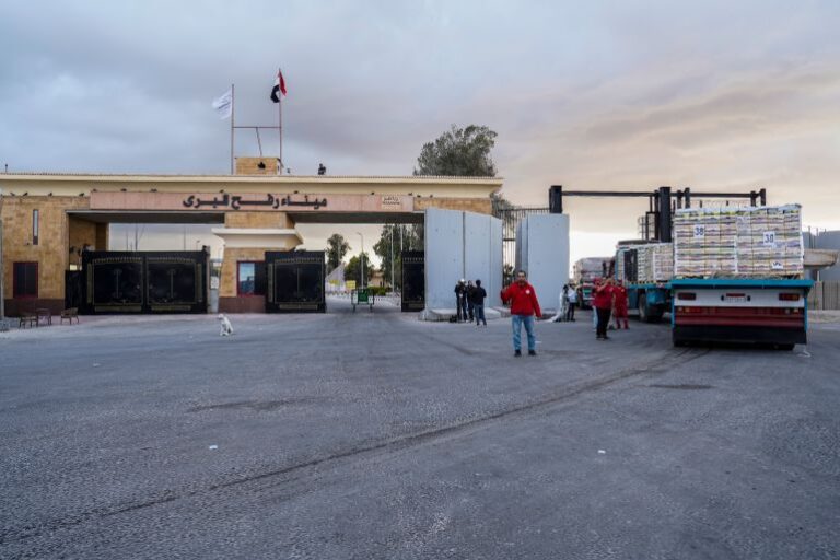 تشغيل تجريبي لمعبر رفح بعد أكثر من عام ونصف من الإغلاق شبه الكامل