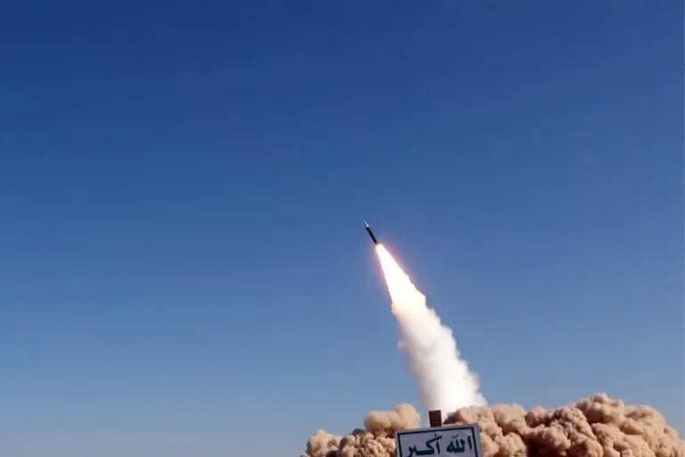 للمرة الأولى منذ اندلاع الحرب.. صواريخ من اليمن تصل إلى جنوب فلسطين المحتلة وتوسّع رقعة المواجهة