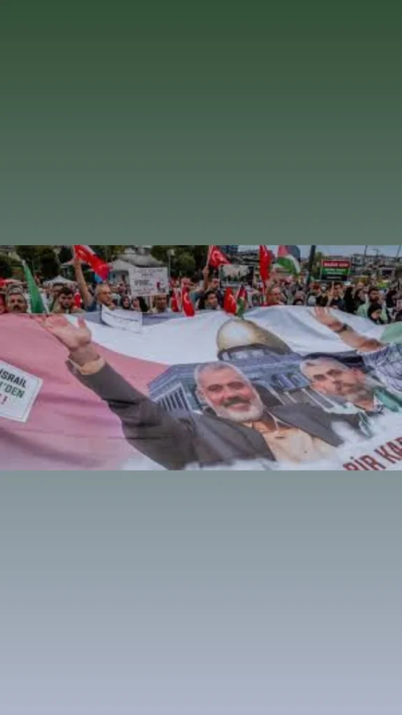 مسيرة حاشدة في إسطنبول إحياءً لليوم العالمي للقدس.. رفع صور قادة المقاومة الفلسطينية وشعارات داعمة للقضية