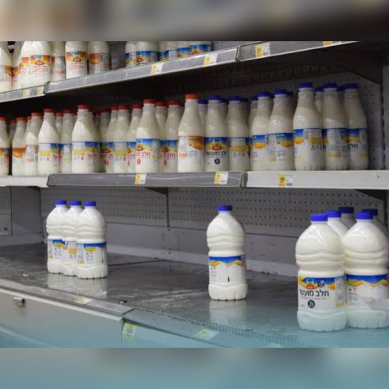 خسائر في مجال الإنتاج الزراعي بإسرائيل نتيجة التوتر والحرب مع لبنان ومطالبات بإستيراد الحليب.