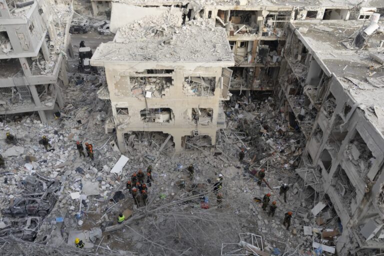 معاريف”: 5 آلاف مبنى تضرروا في إسرائيل جراء الصواريخ الإيرانية