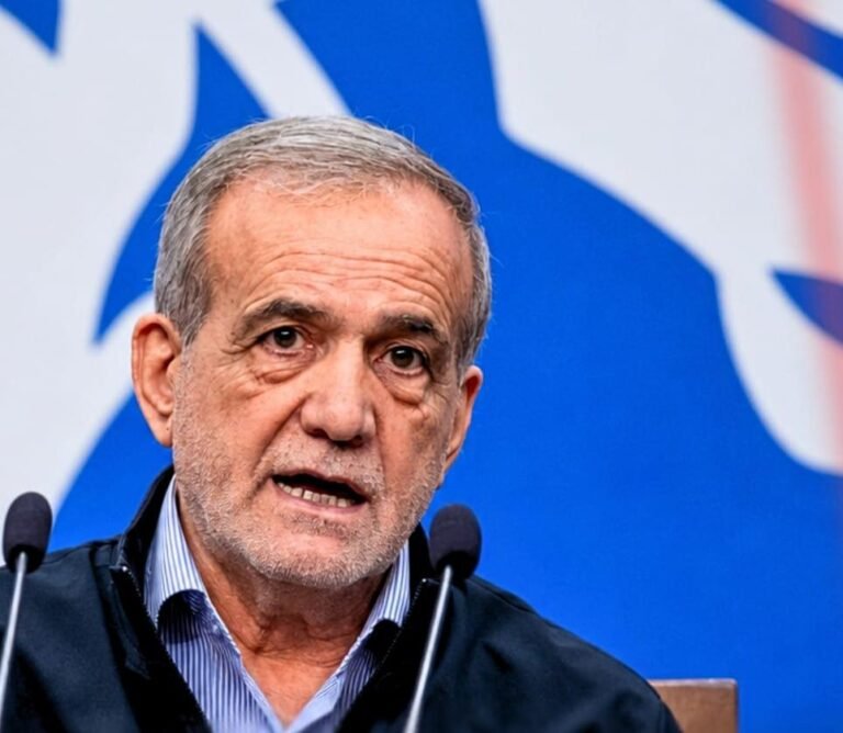 الرئيس الإيراني: نجاح المحادثات مرهون بالالتزام الكامل بالتعهدات وتنفيذها بدقة