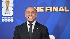 من صاروخ الملاعب إلى الشهادتين.. كارلوس يسلم